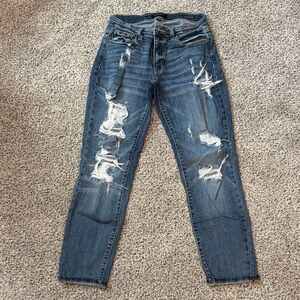 Judy Blue Distressed Boyfriend Jeans in Blue
